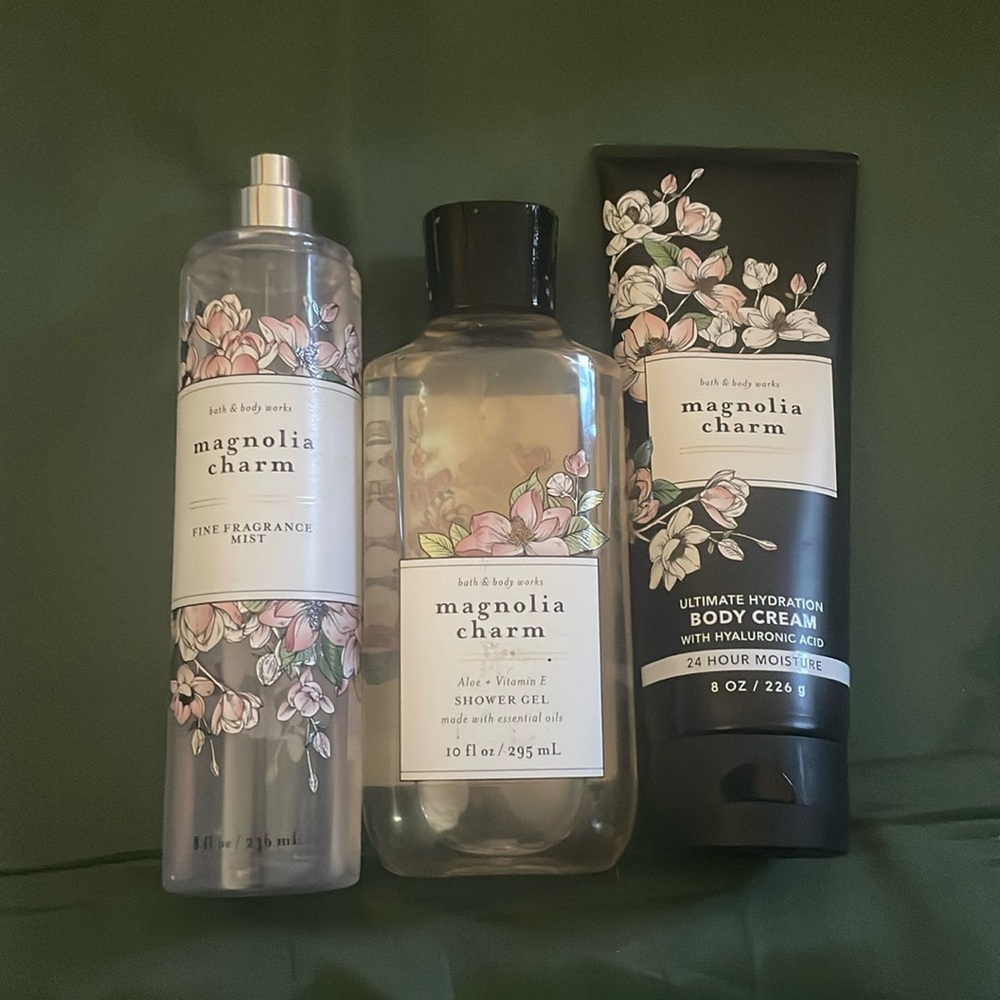 Magnolia charm set